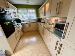 Kitchen- click for photo gallery